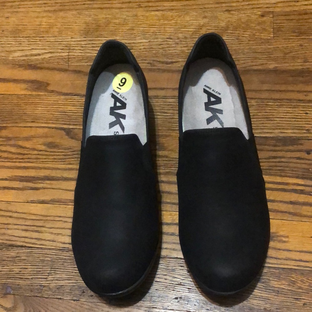 Anne Klein Sport shoes NWB size 9